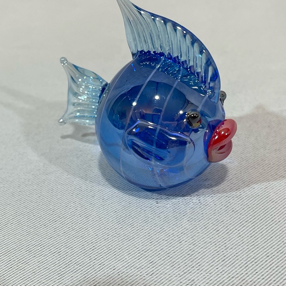 Small Blown Glass Art Fish Blue Stripe Swirl Exaggerated Red Lips Solid Ball 2”